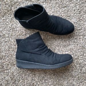 No heal,Zipper,and Velcro Boots